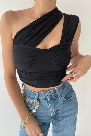 Blouse with details on one shoulder