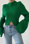 Short Knitwear Sweater