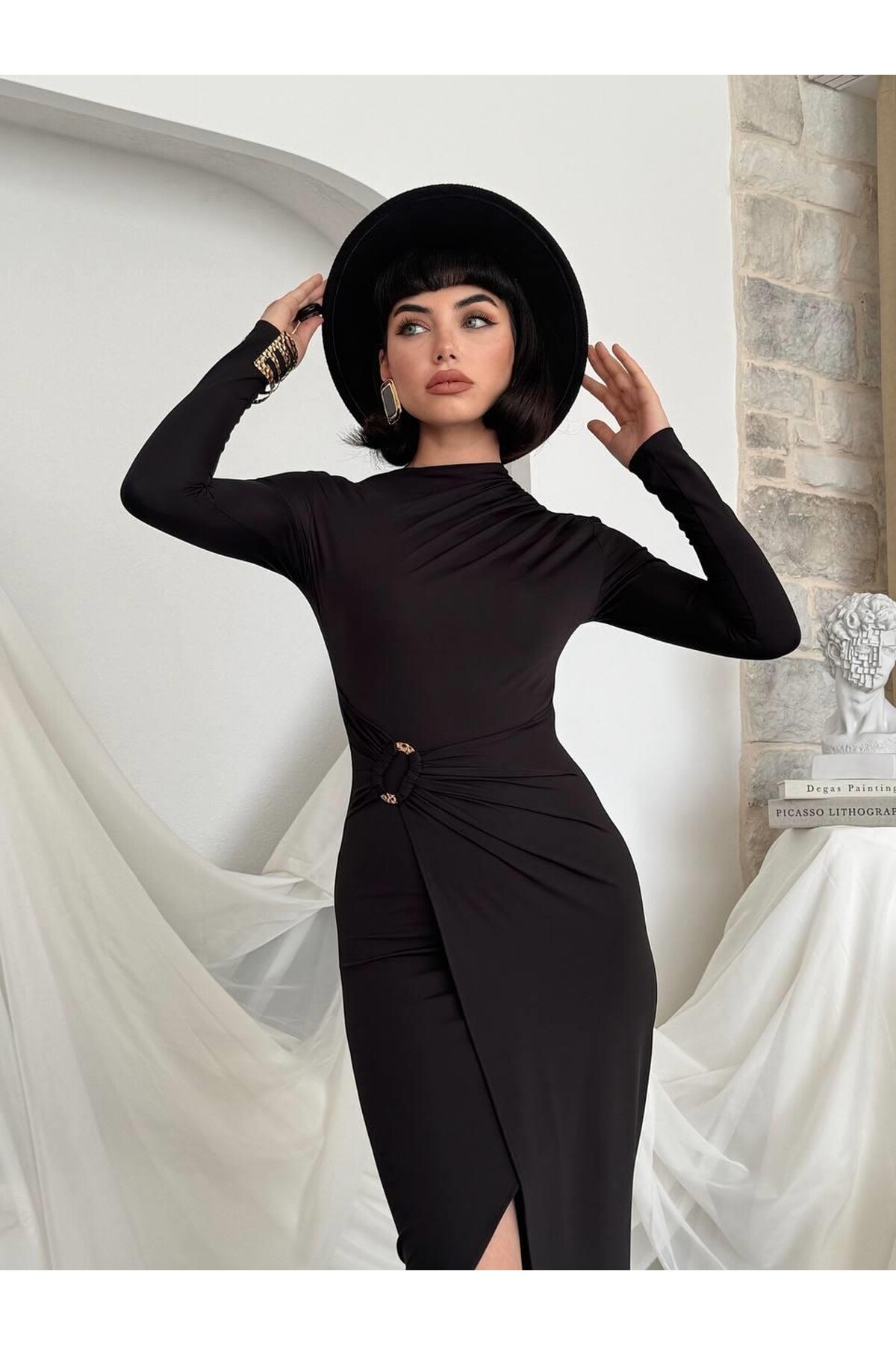 Baggy Brooch Detailed Dress