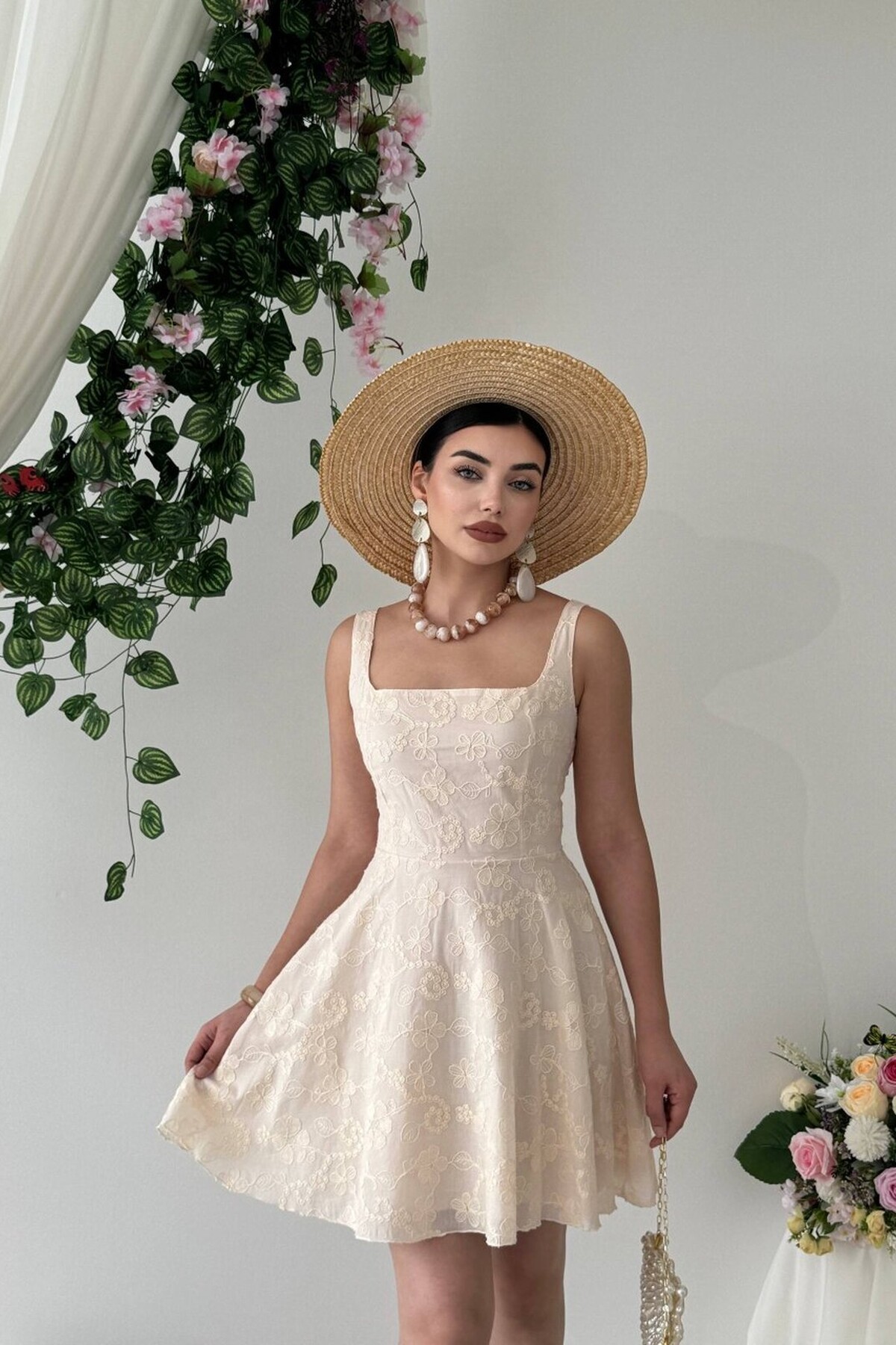 Lyro Çiçek Nakışlı Elbise