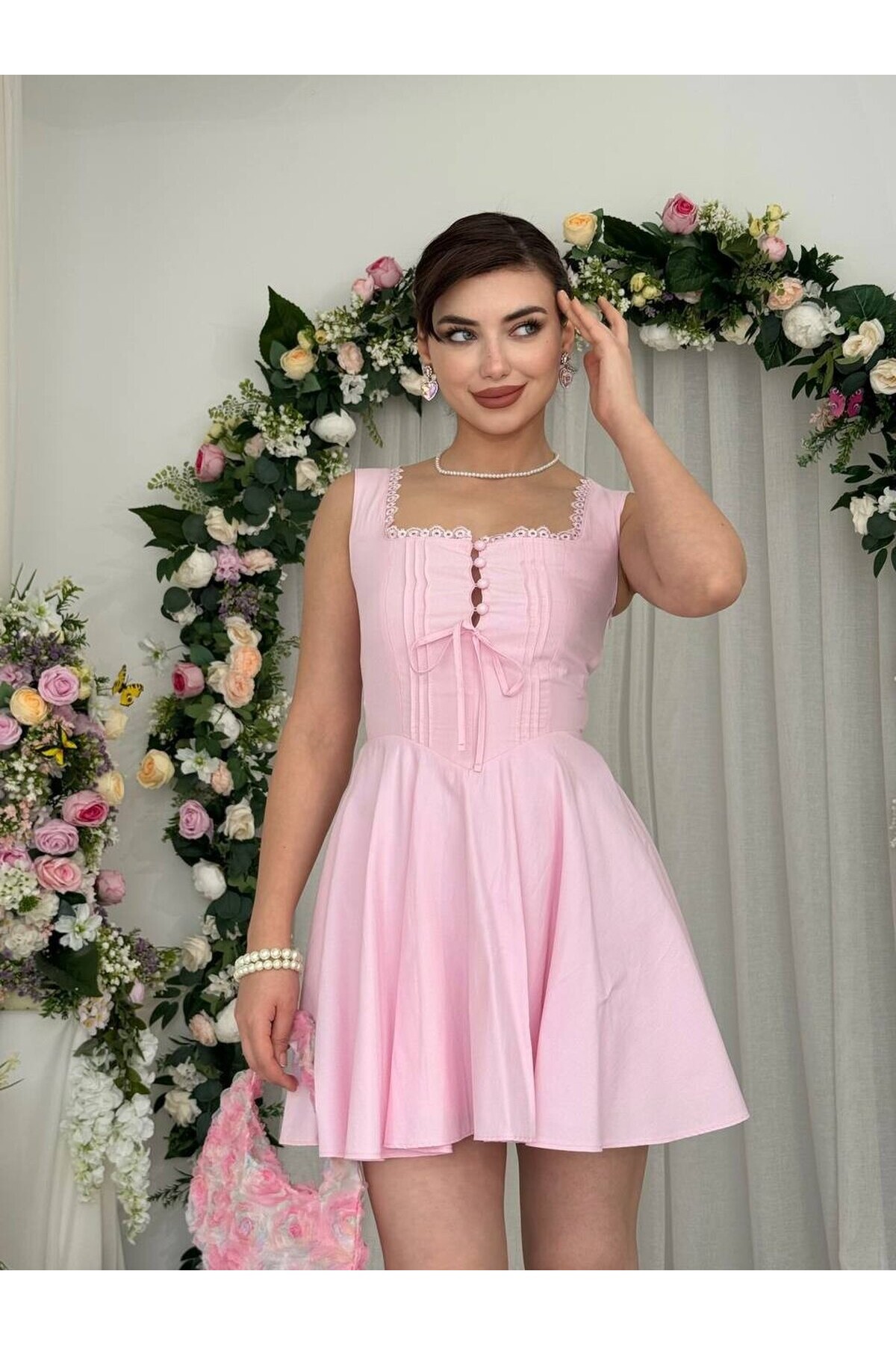 Nuklu Düğme Detaylı Elbise