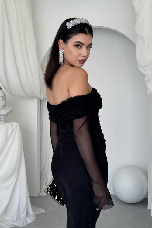 Dokru Dress with Floral Details