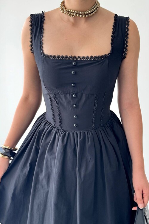 Joyo Button-Detail Dress