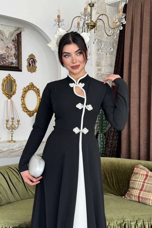 Muas Broş Detaylı Elbise