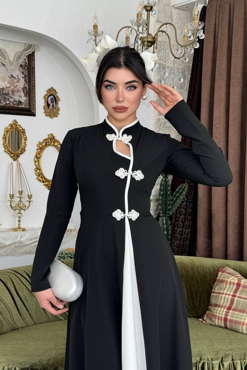 Muas Broş Detaylı Elbise