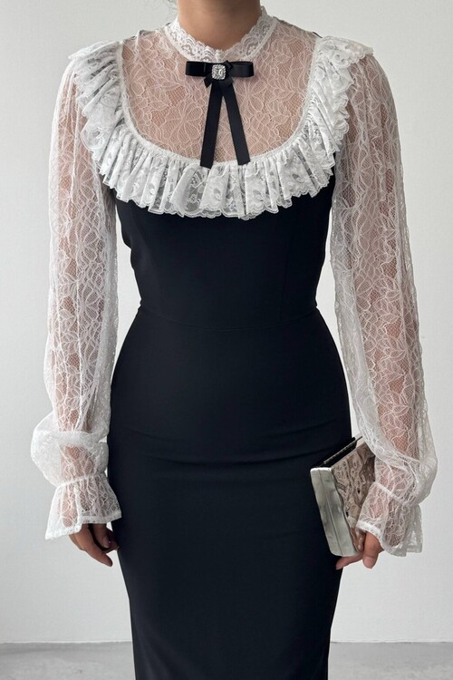 Sose Dress with Brooch Detail