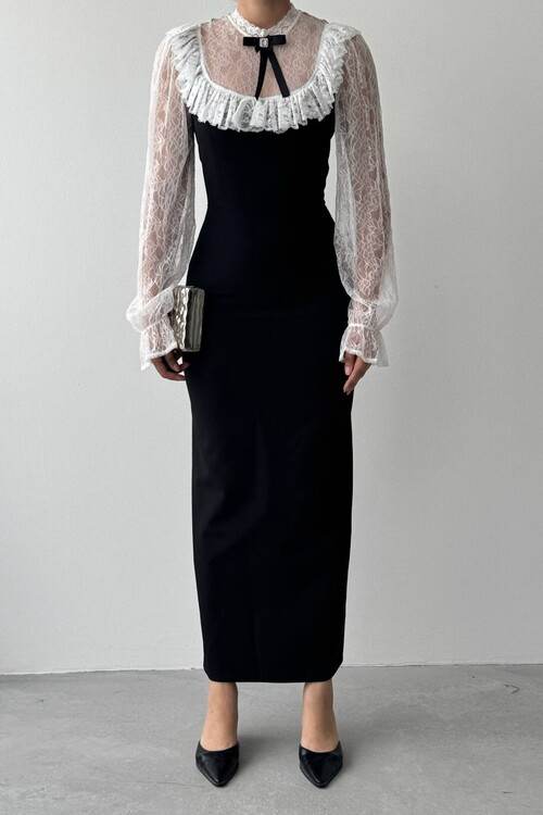 Sose Dress with Brooch Detail