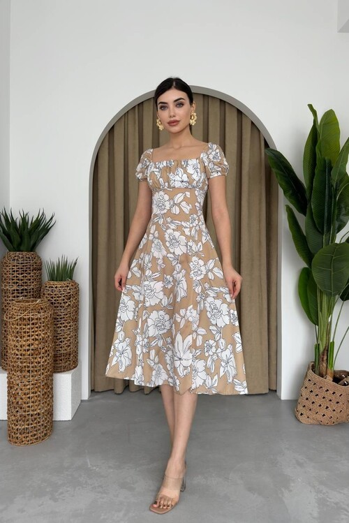 Kare Yaka Çiçekli Elbise