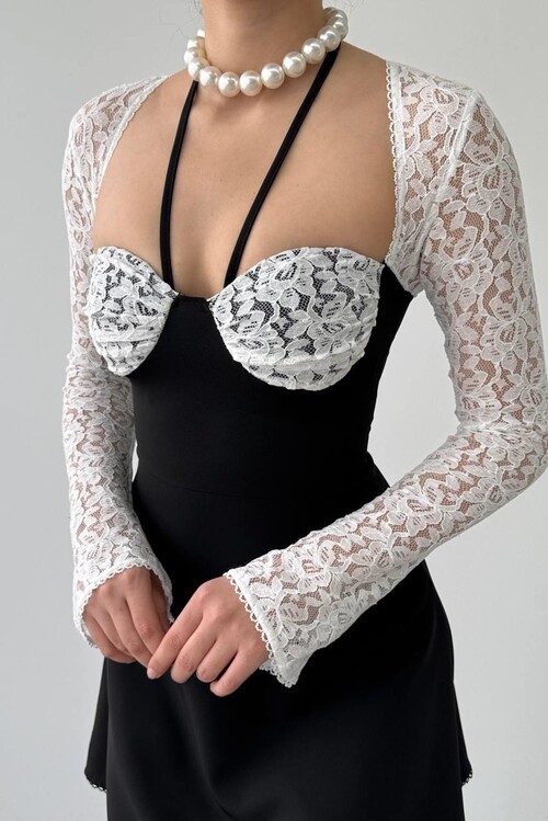 KOL VE GÖĞÜS LEZ DANTEL BEDEN ATLAS KUMAŞ GLOPLU ELBİSE