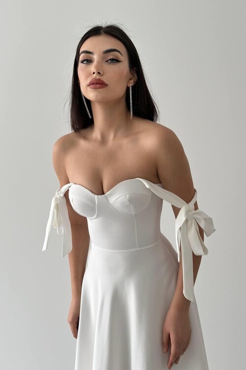Tiyenna Midi Dress