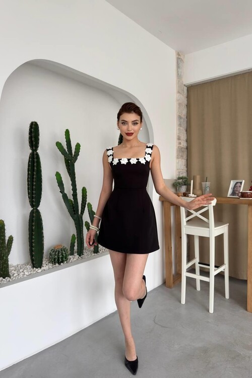 Alyosa Flower Detailed Dress