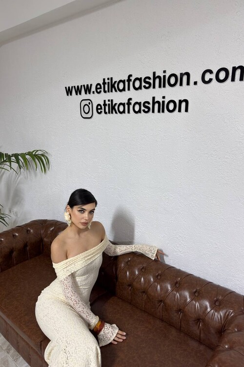 Arya Strapless Lace Dress