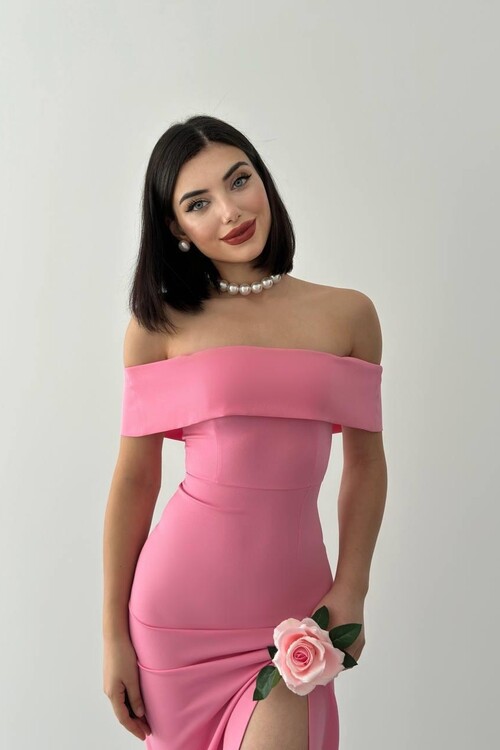 MADONNA YAKA UZUN ELBİSE