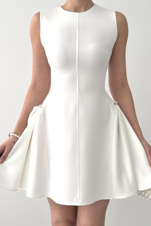 More İnci Detaylı Elbise