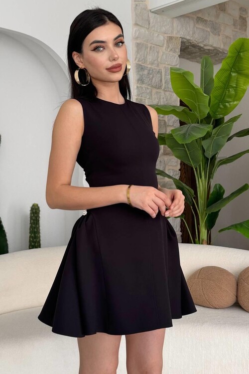 More İnci Detaylı Elbise