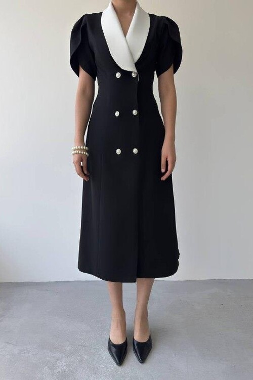 Reta Düğme Detaylı Elbise