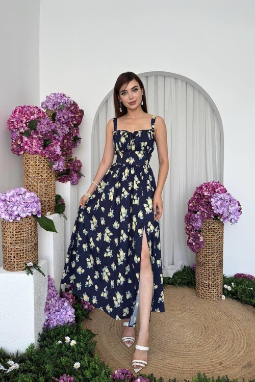 Soni Yırtmaç Detaylı Elbise