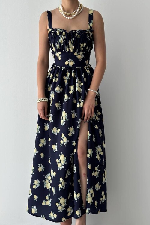 Soni Yırtmaç Detaylı Elbise