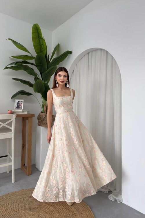 Tufe Flower Detailed Dress