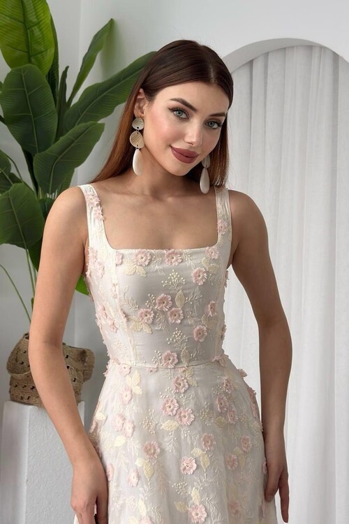 Tufe Flower Detailed Dress