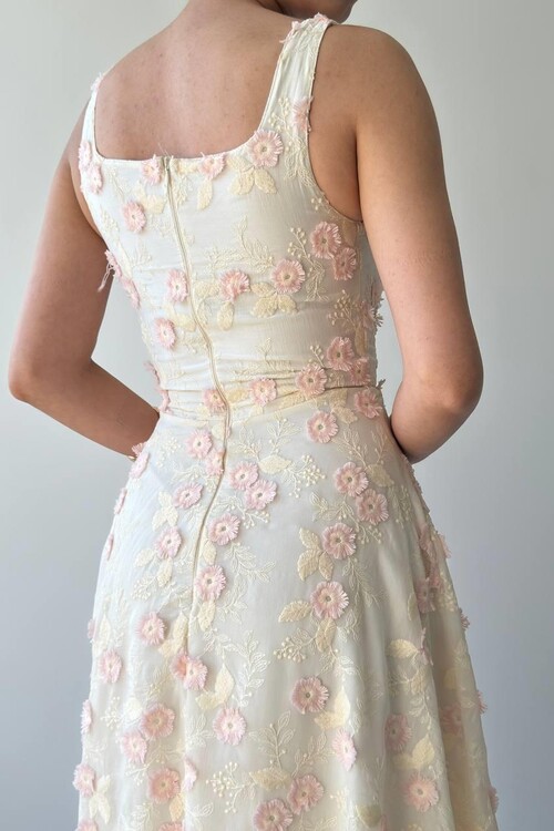 Tufe Flower Detailed Dress