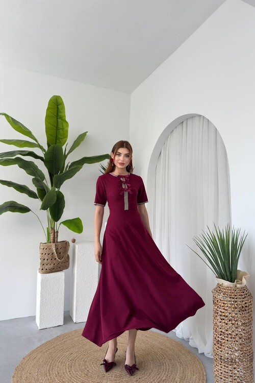 Wera Taşlı Fiyonk Detaylı Elbise