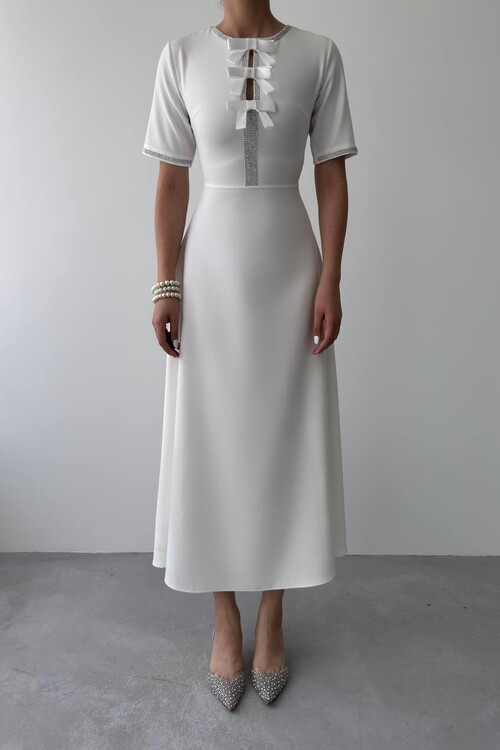 Wera Taşlı Fiyonk Detaylı Elbise