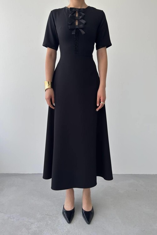 Wera Taşlı Fiyonk Detaylı Elbise