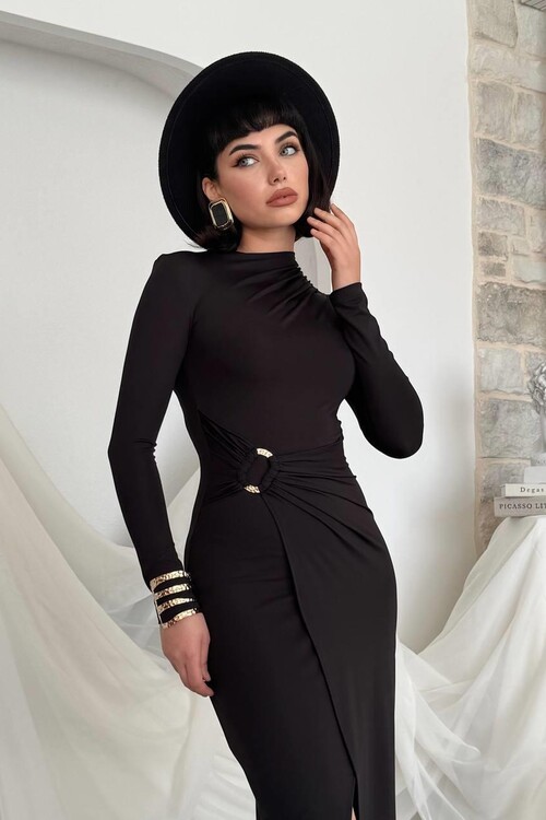 Baggy Broş Detaylı Elbise