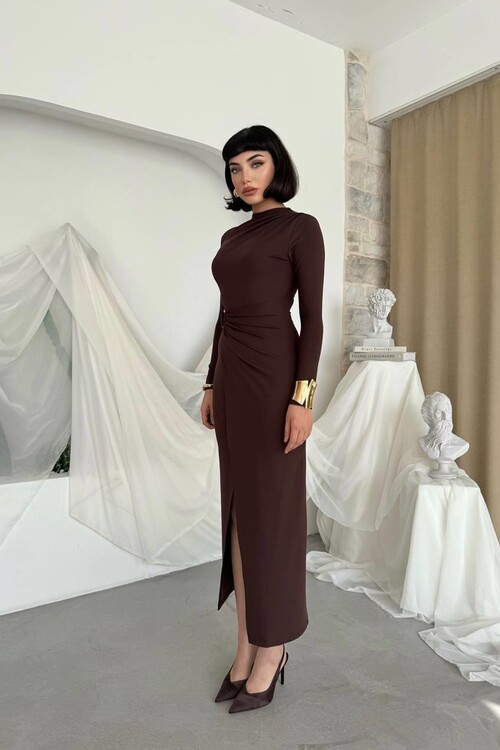 Baggy Broş Detaylı Elbise