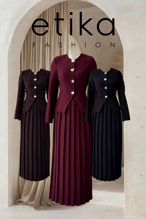 Insa Karma Düğme Detaylı Takım