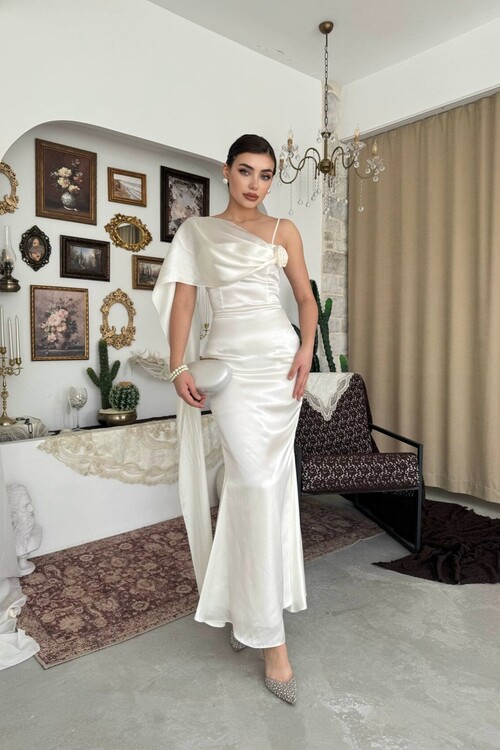 Junas Yaka Kuşağı Detaylıı Elbise