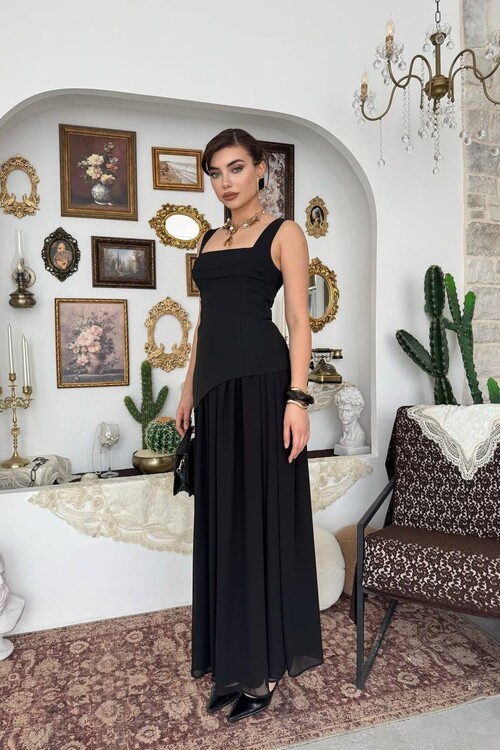 Luen Dress with Slit Detail