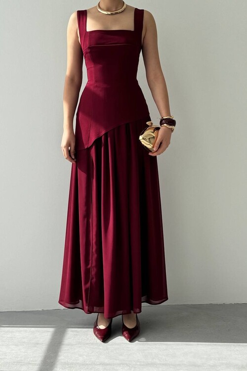 Luen Dress with Slit Detail