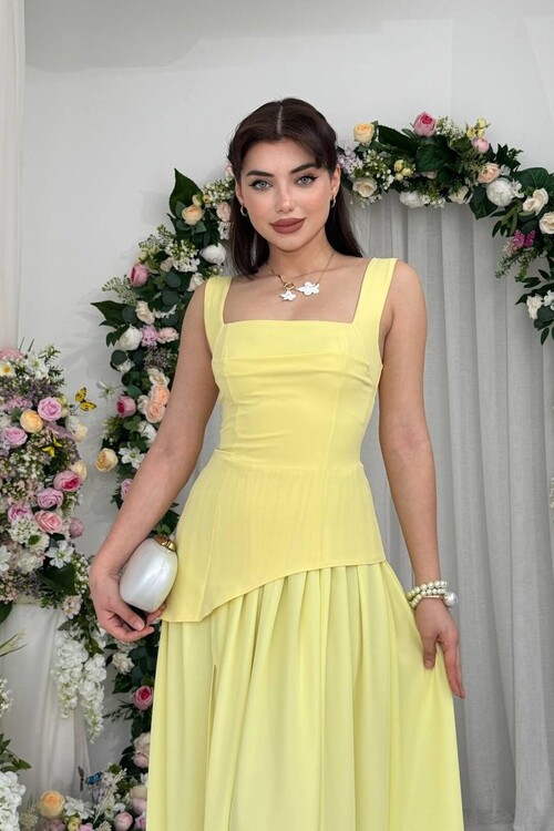 Luen Dress with Slit Detail