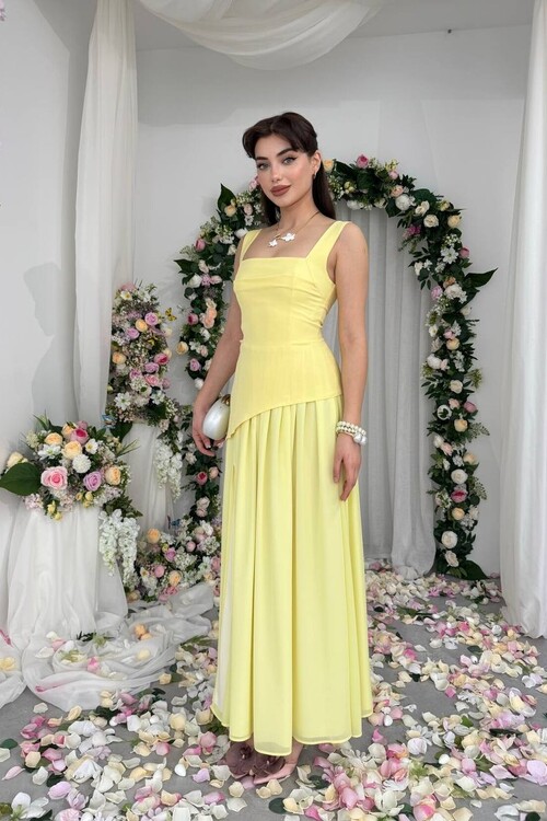 Luen Dress with Slit Detail