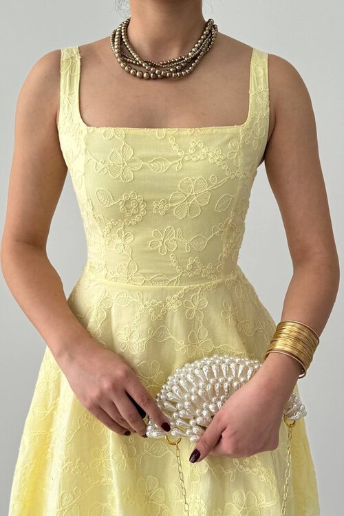 Lyro Çiçek Nakışlı Elbise