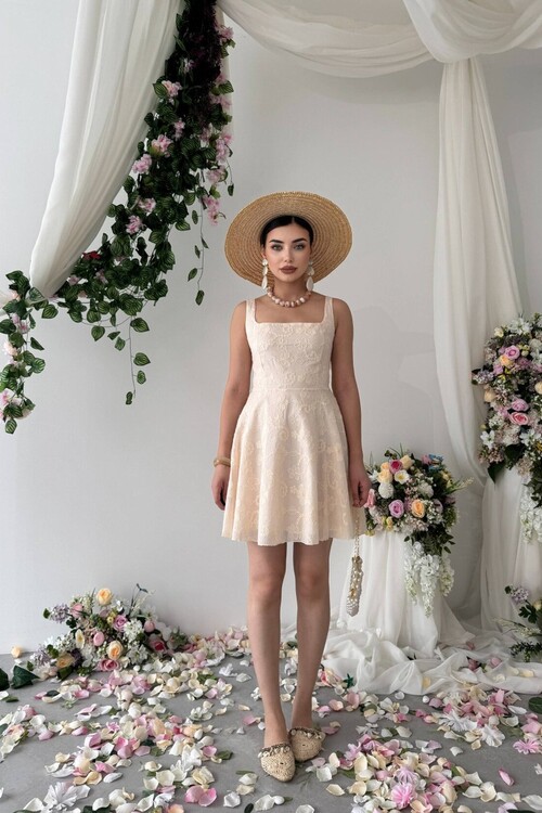 Lyro Çiçek Nakışlı Elbise