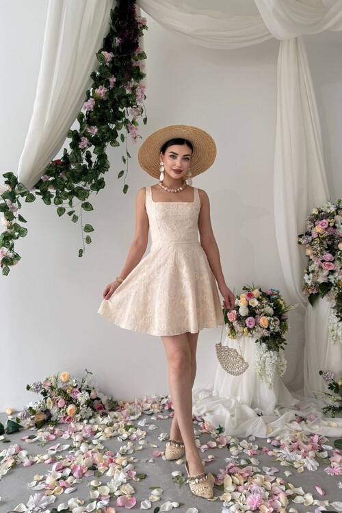 Lyro Çiçek Nakışlı Elbise