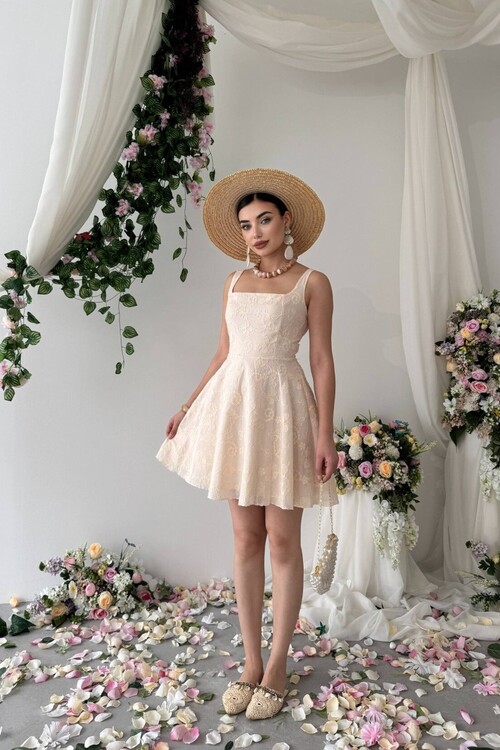 Lyro Çiçek Nakışlı Elbise