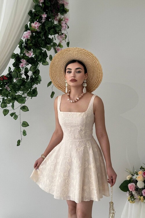 Lyro Çiçek Nakışlı Elbise