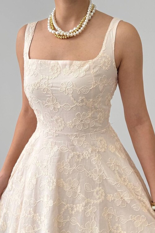 Lyro Çiçek Nakışlı Elbise