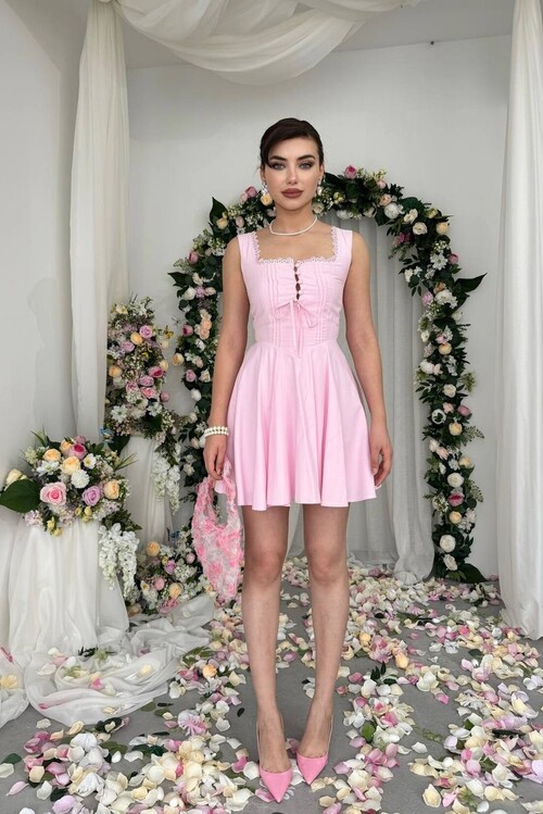 Nuklu Düğme Detaylı Elbise