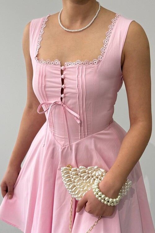 Nuklu Düğme Detaylı Elbise