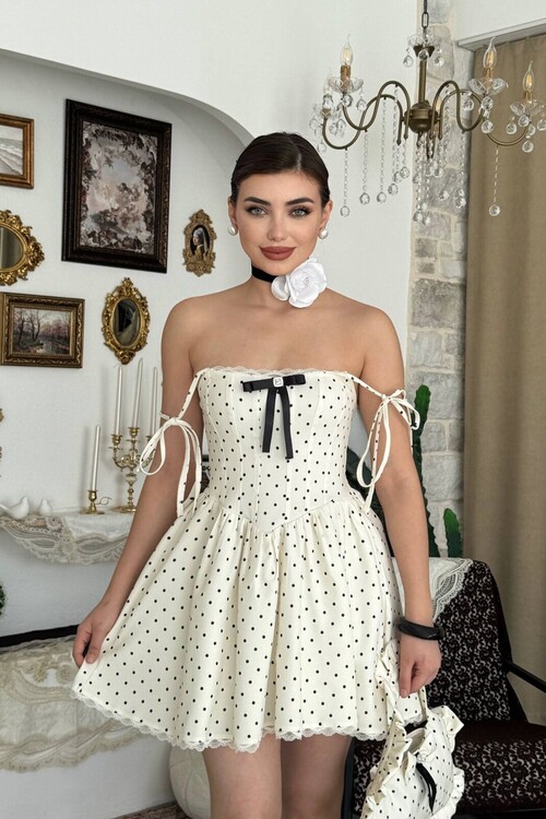 Seuss Broş Detaylı Elbise