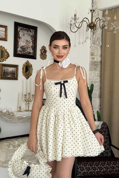 Seuss Broş Detaylı Elbise