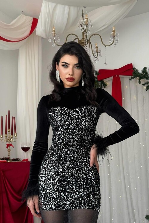 Tepu Tüy Detaylı Elbise