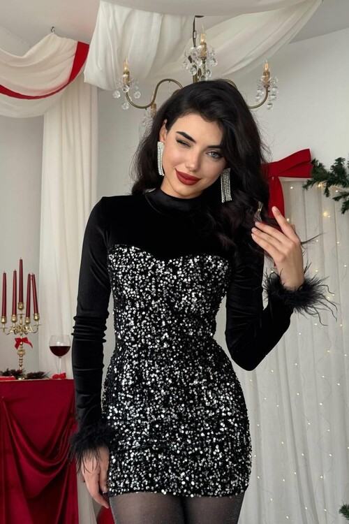 Tepu Tüy Detaylı Elbise