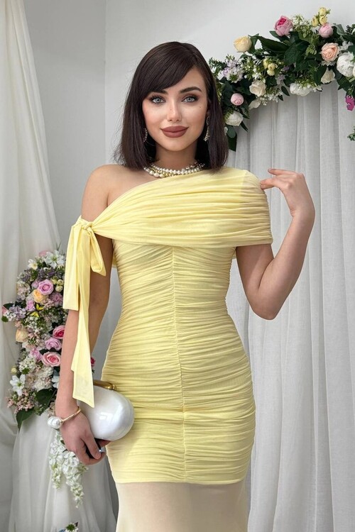 Yenel Shoulder Tie Detail Dress