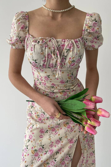 Çiçek Desenli  Yırtmaçlı Elbise